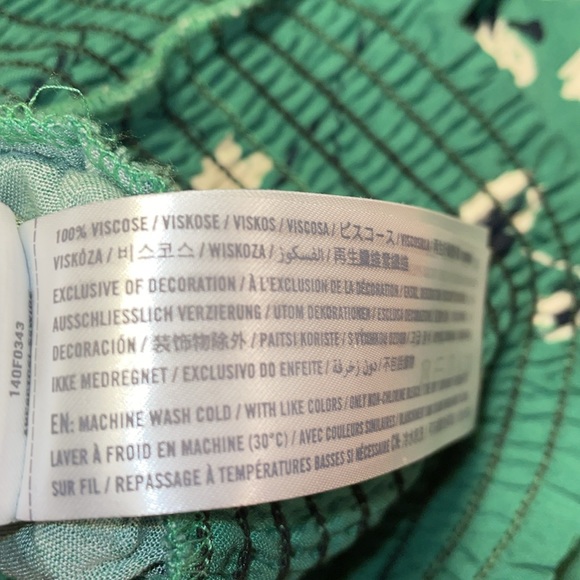 Abercrombie & Fitch Green Floral Crop 💚 - Picture 11 of 15